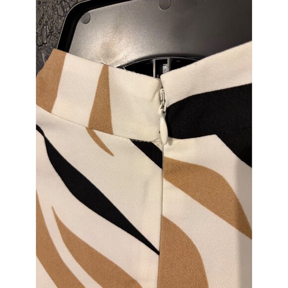 Sleeveless Animal Print A-Line Dress With High Neck & Back Zipper Closure Sz 2P - Picture 3 of 7